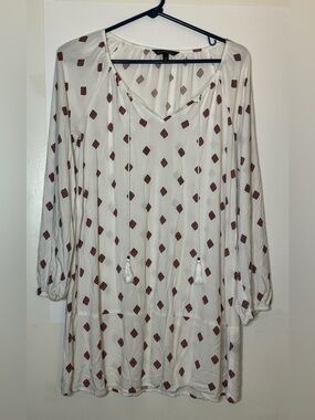 Express White Tunic with Burgundy Diamond Motif